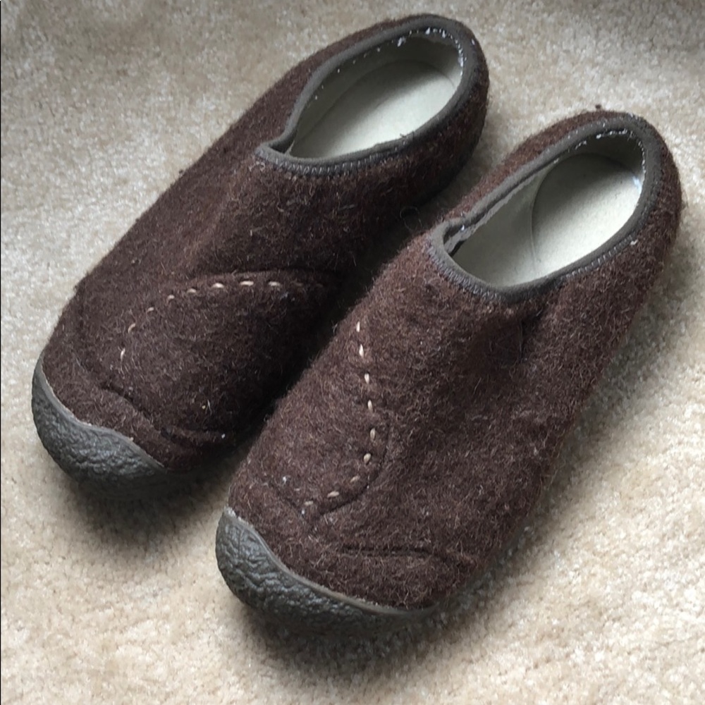 Keen slippers